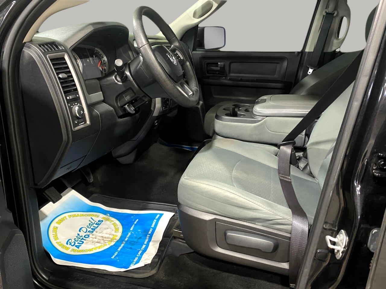 RAM 1500 Express 4x4 Crew Cab 5'7" Box 2016