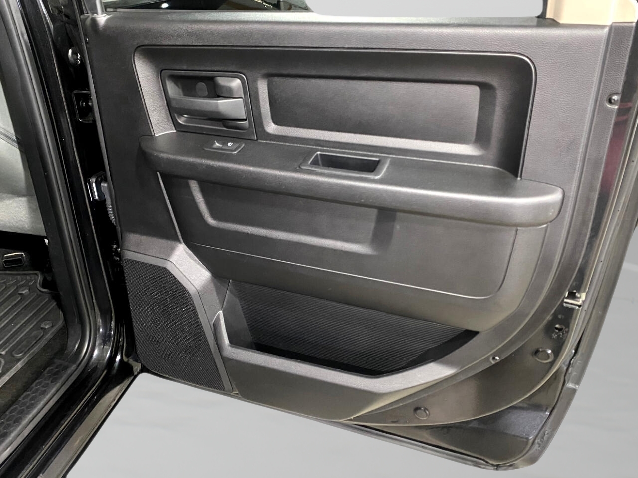 RAM 1500 Express 4x4 Crew Cab 5'7" Box 2016