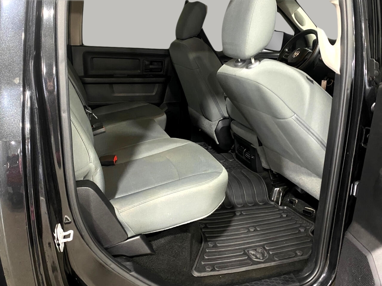 RAM 1500 Express 4x4 Crew Cab 5'7" Box 2016