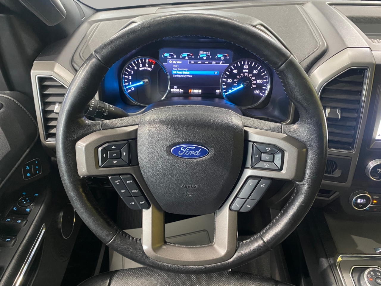 Ford Expedition XLT 4WD 2019
