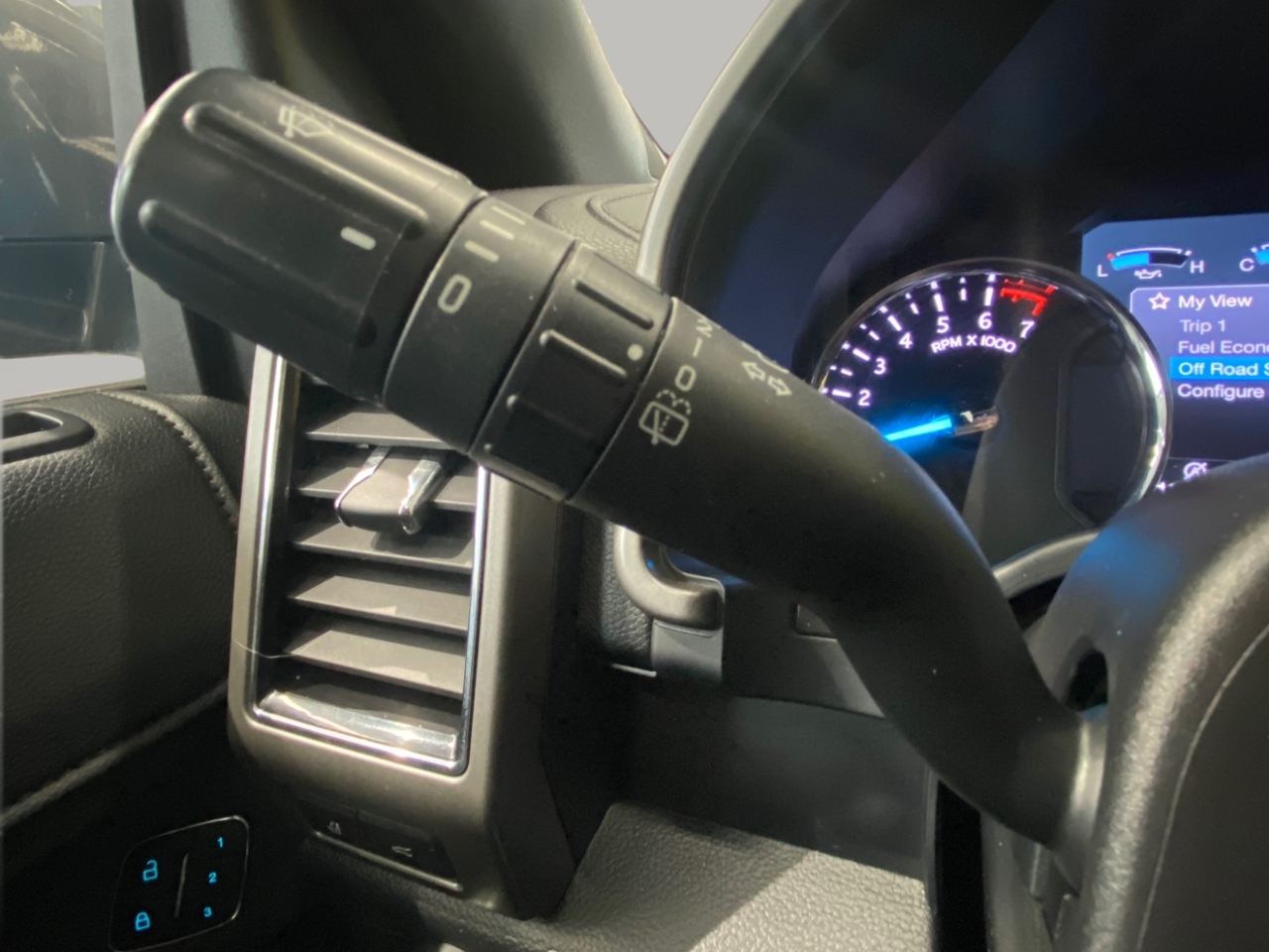 Ford Expedition XLT 4WD 2019