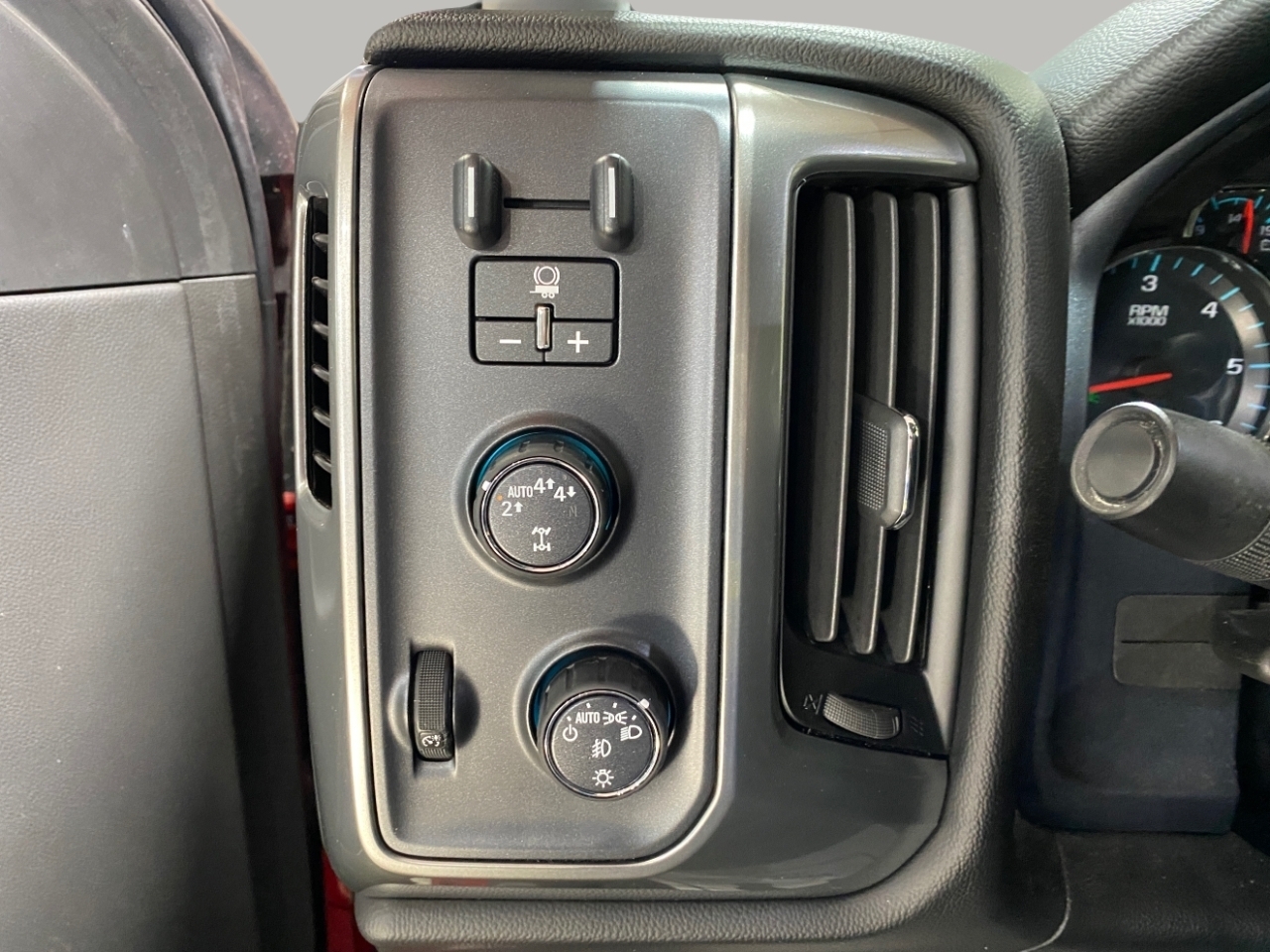 Chevrolet Silverado 1500 LT Crew Cab 4WD 2018