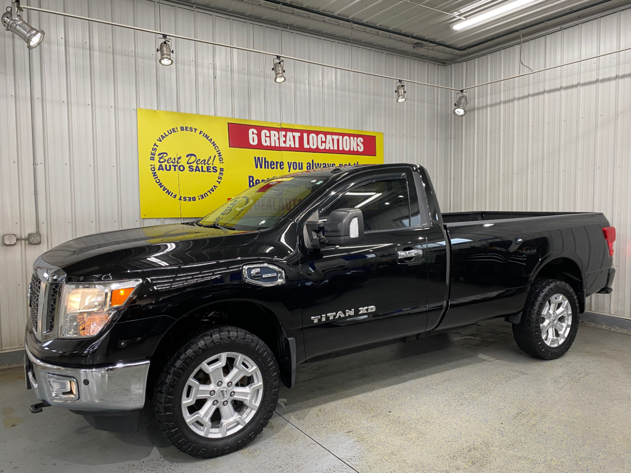 2017 Nissan Titan SV