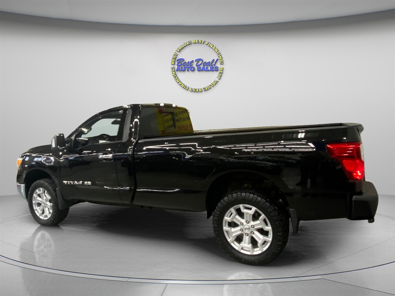 2017 Nissan Titan SV photo 3