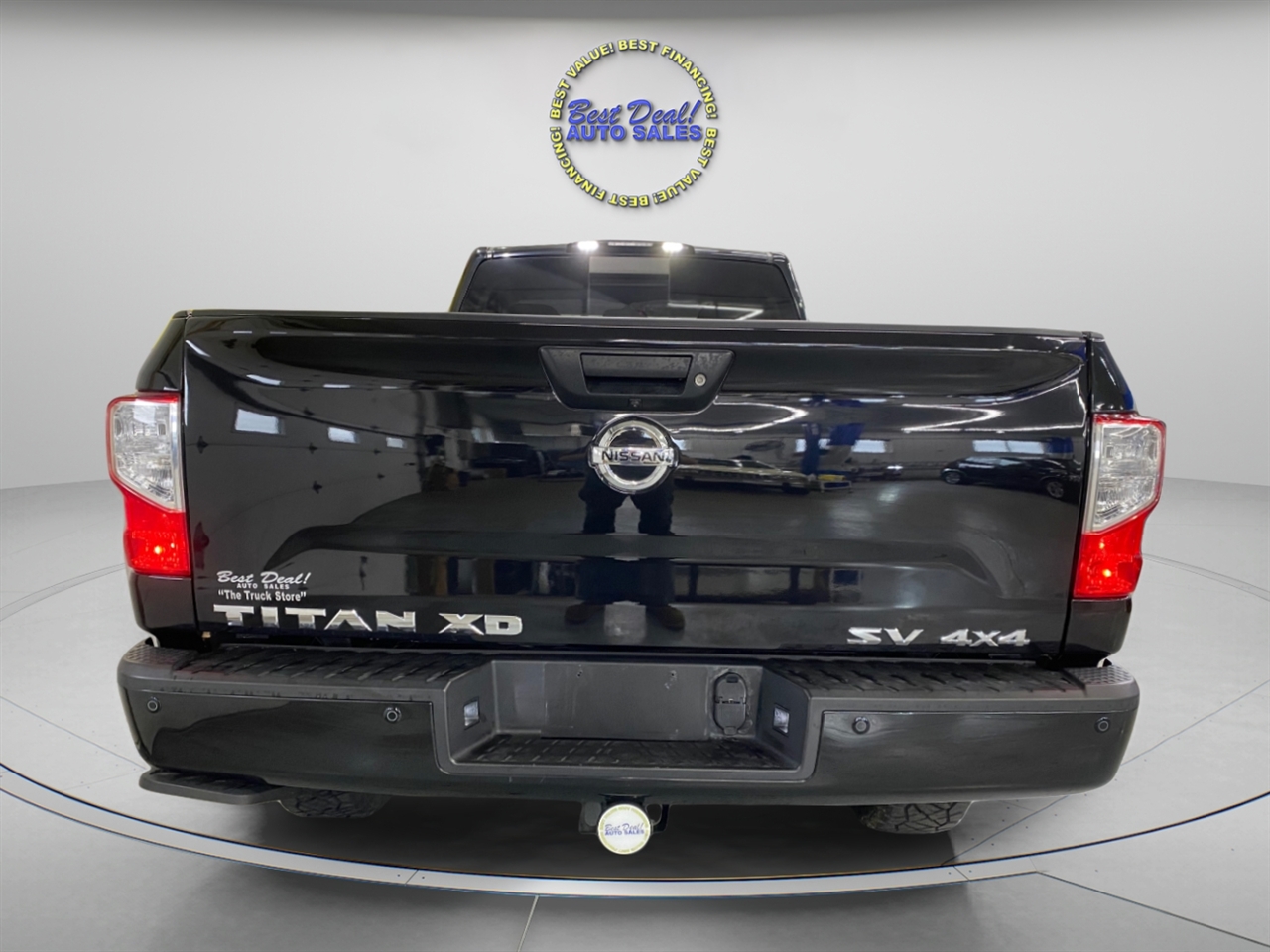 2017 Nissan Titan SV photo 4