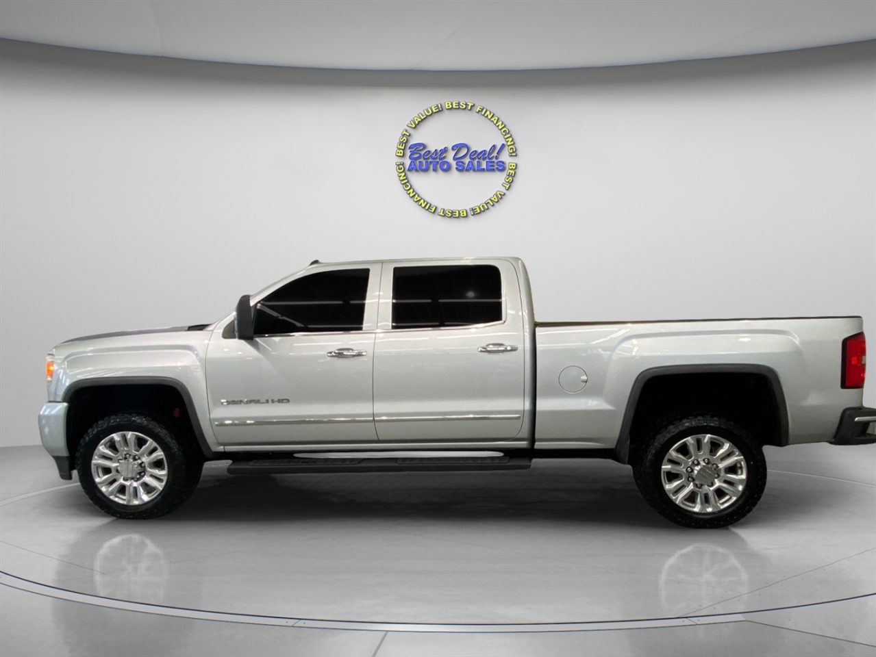 GMC Sierra 2500HD Denali Crew Cab 4WD 2015