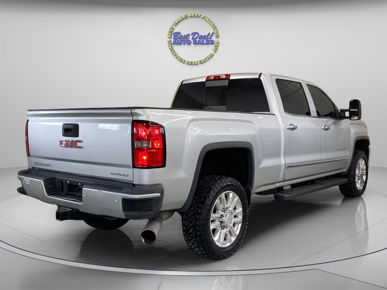GMC Sierra 2500HD Denali Crew Cab 4WD 2015
