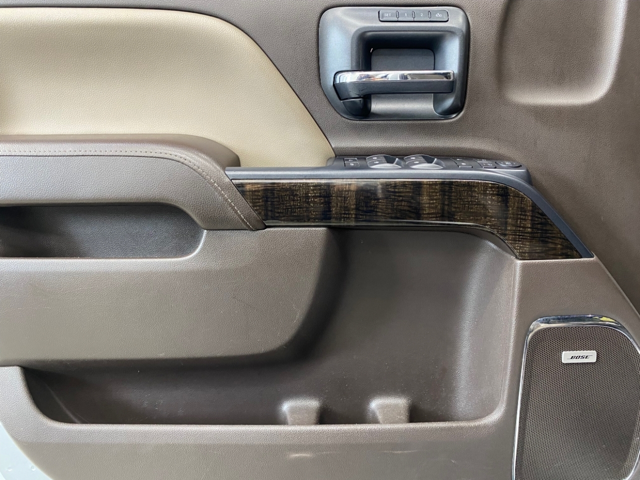 GMC Sierra 2500HD Denali Crew Cab 4WD 2015