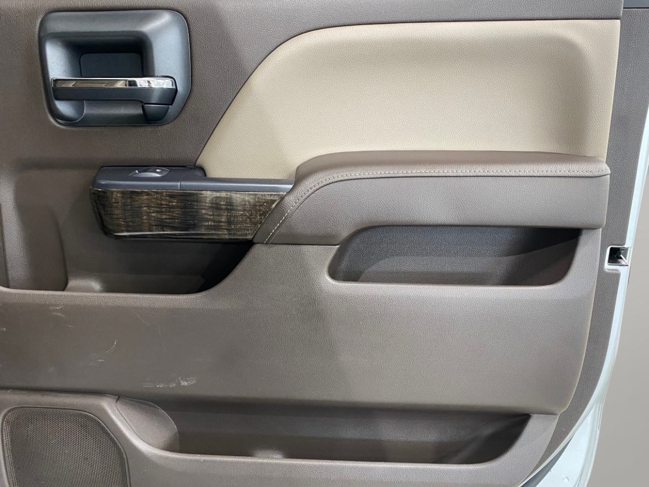 GMC Sierra 2500HD Denali Crew Cab 4WD 2015