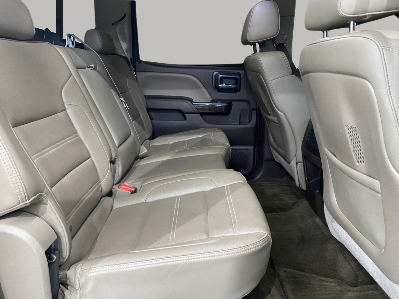 GMC Sierra 2500HD Denali Crew Cab 4WD 2015