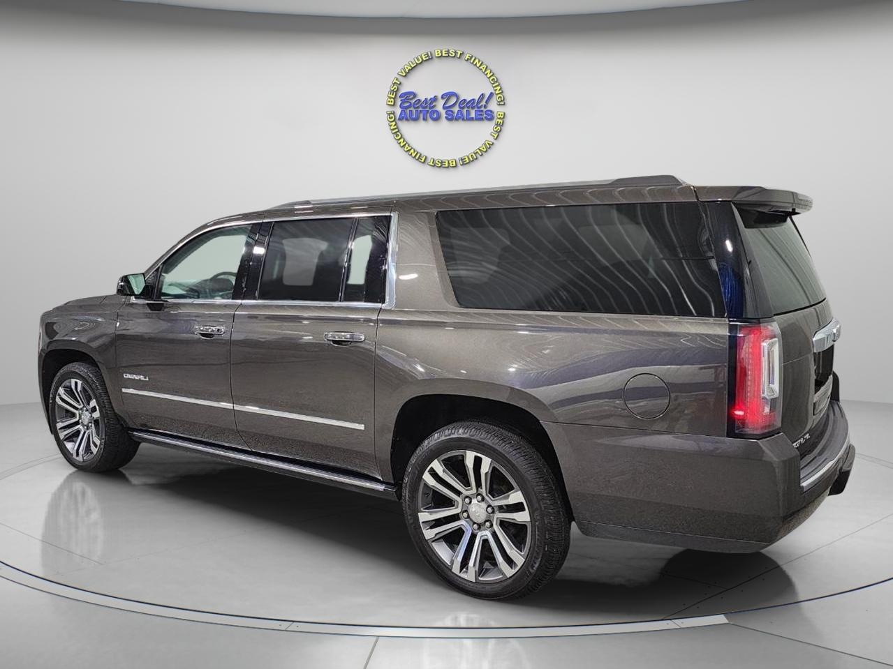 GMC Yukon XL Denali 4WD 2019