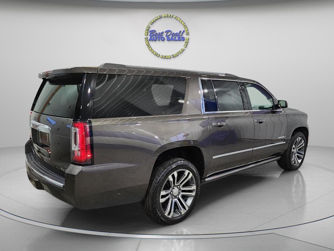 GMC Yukon XL Denali 4WD 2019