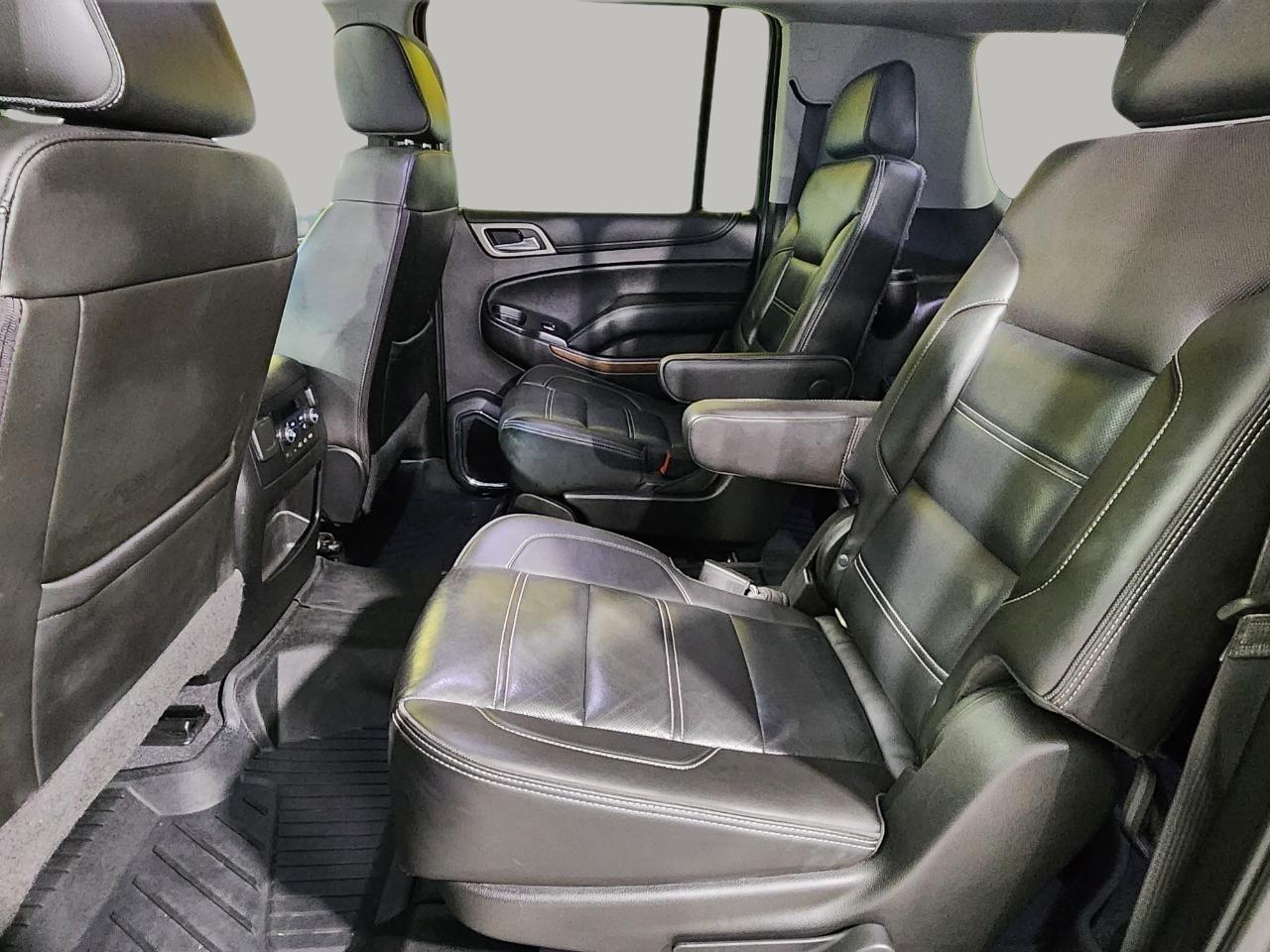 GMC Yukon XL Denali 4WD 2019