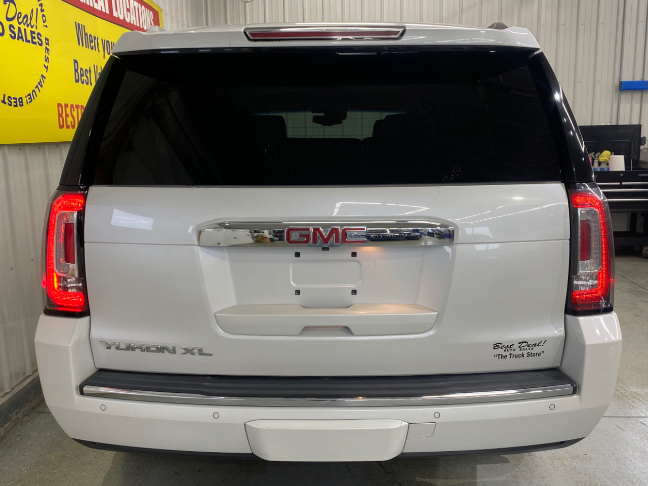 GMC Yukon XL Denali 4WD 2016