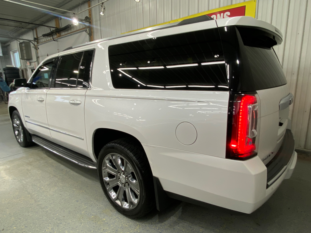 GMC Yukon XL Denali 4WD 2016