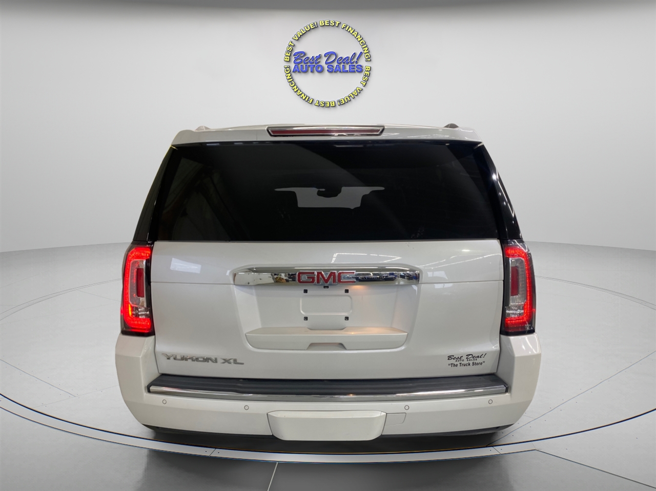 GMC Yukon XL Denali 4WD 2016
