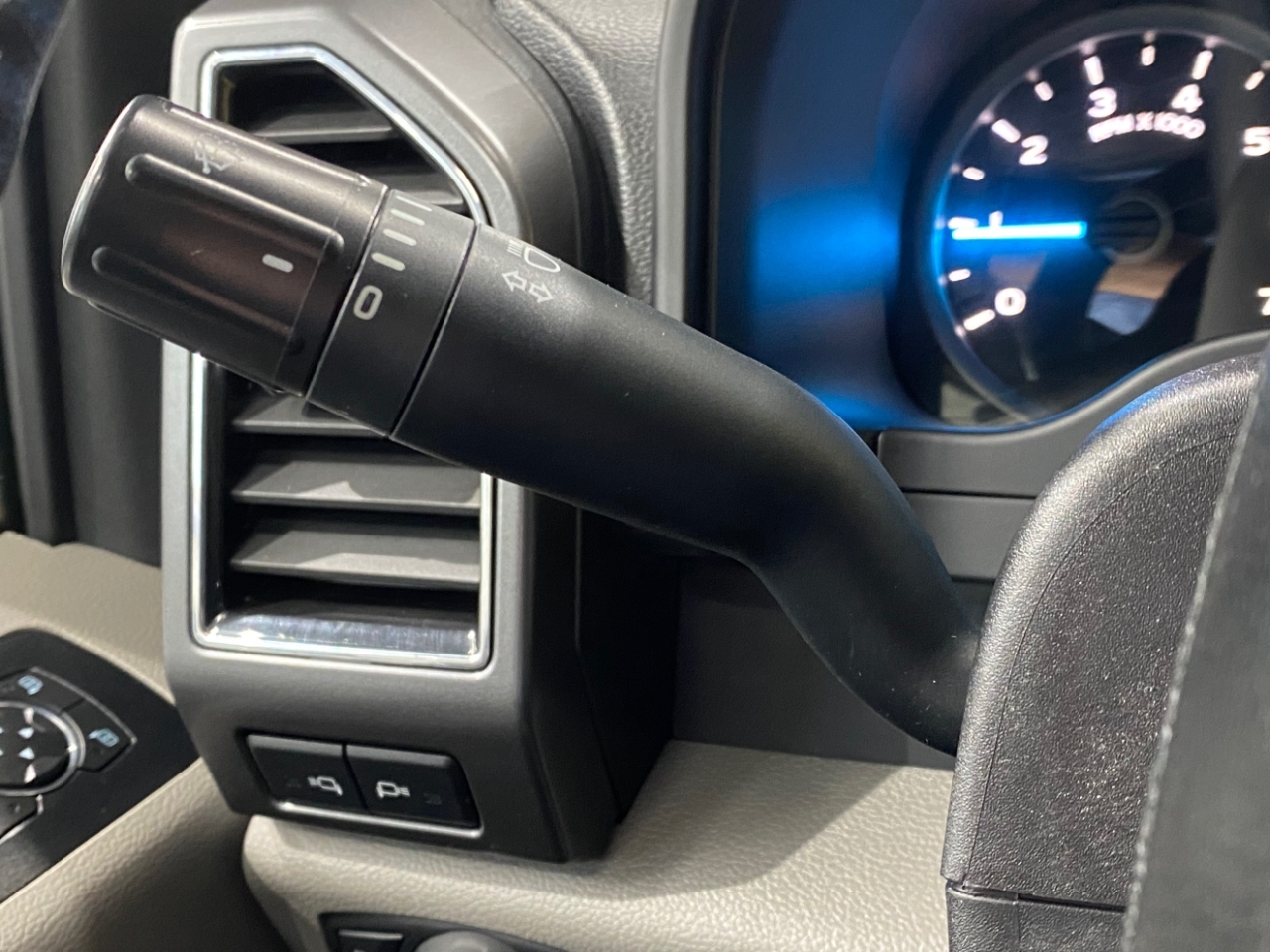 Ford F-150 XLT SuperCrew 5.5-ft. Bed 4WD 2018