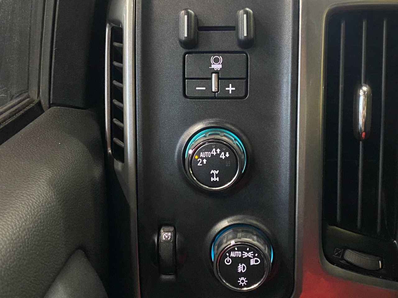 Chevrolet Silverado 1500 LT Double Cab 4WD 2017