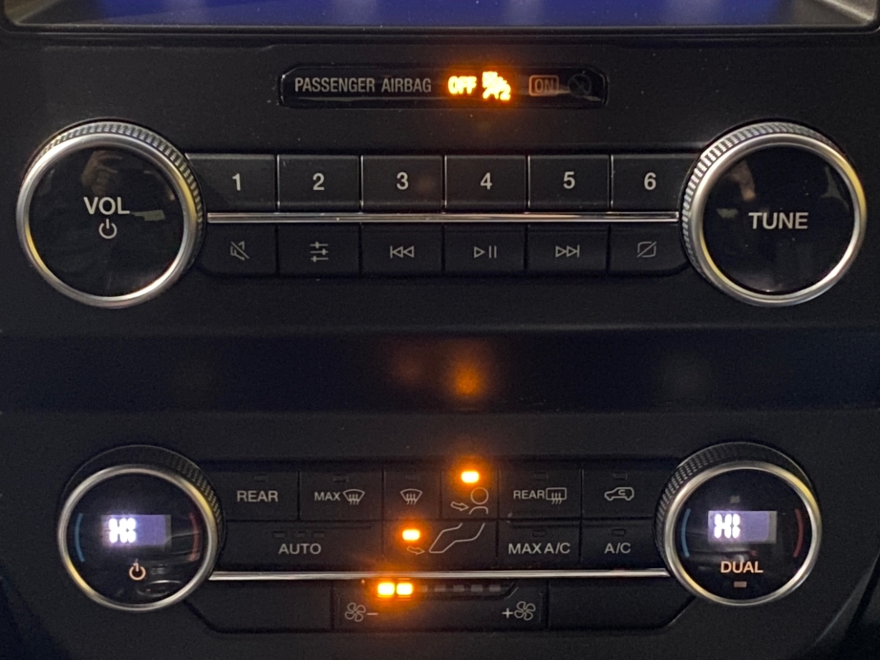 Ford Expedition  2021