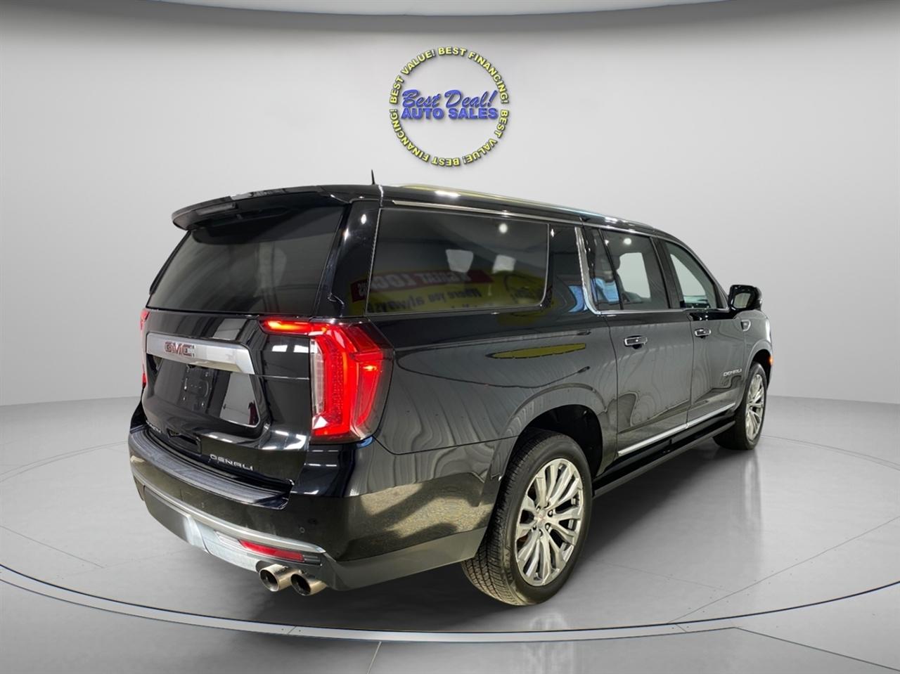 GMC Yukon XL Denali 4WD 2022