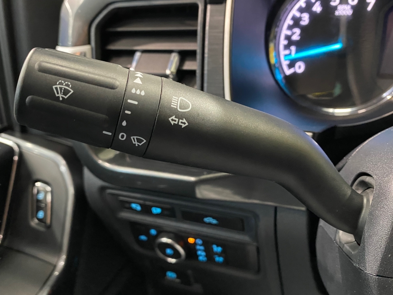 Ford F-150 XLT 4WD SuperCrew 5.5' Box 2021