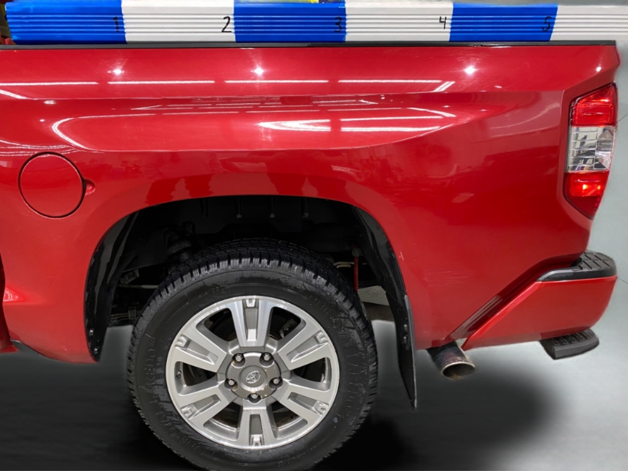 Toyota Tundra Platinum CrewMax 5.7L 4WD 2015