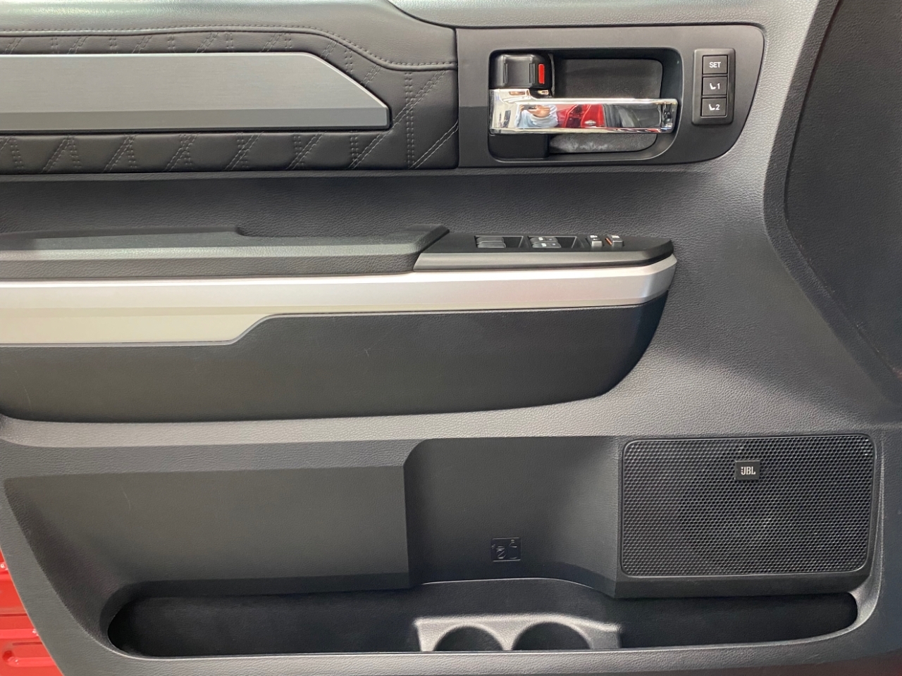 Toyota Tundra Platinum CrewMax 5.7L 4WD 2015