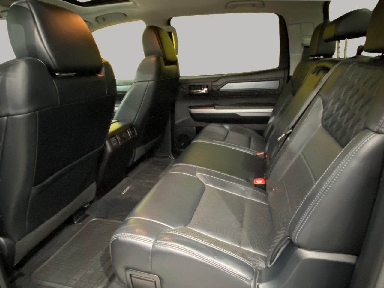 Toyota Tundra Platinum CrewMax 5.7L 4WD 2015