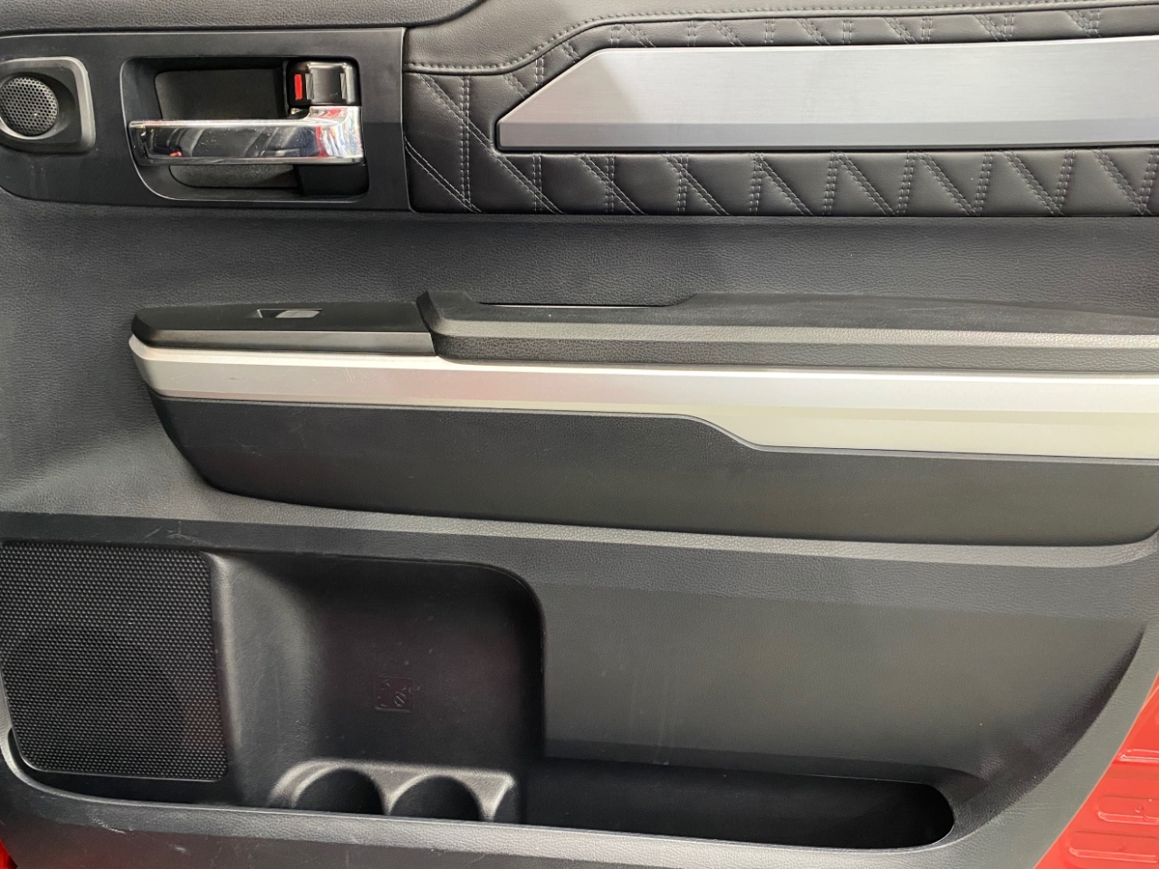 Toyota Tundra Platinum CrewMax 5.7L 4WD 2015