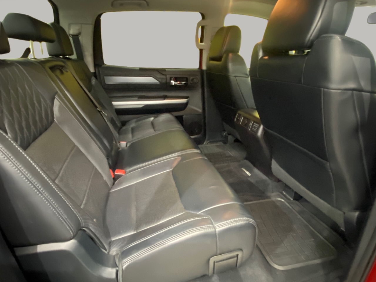 Toyota Tundra Platinum CrewMax 5.7L 4WD 2015