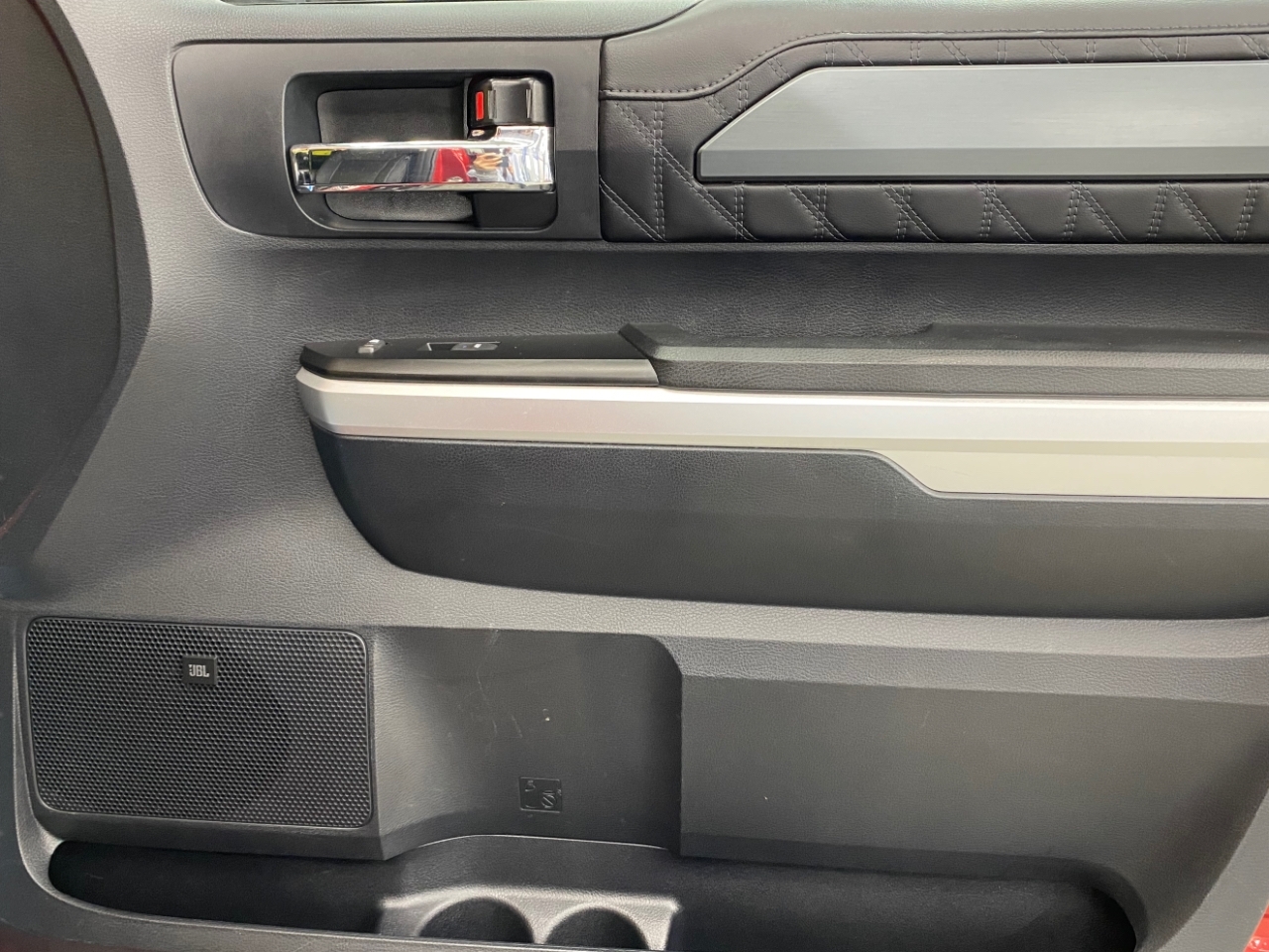 Toyota Tundra Platinum CrewMax 5.7L 4WD 2015