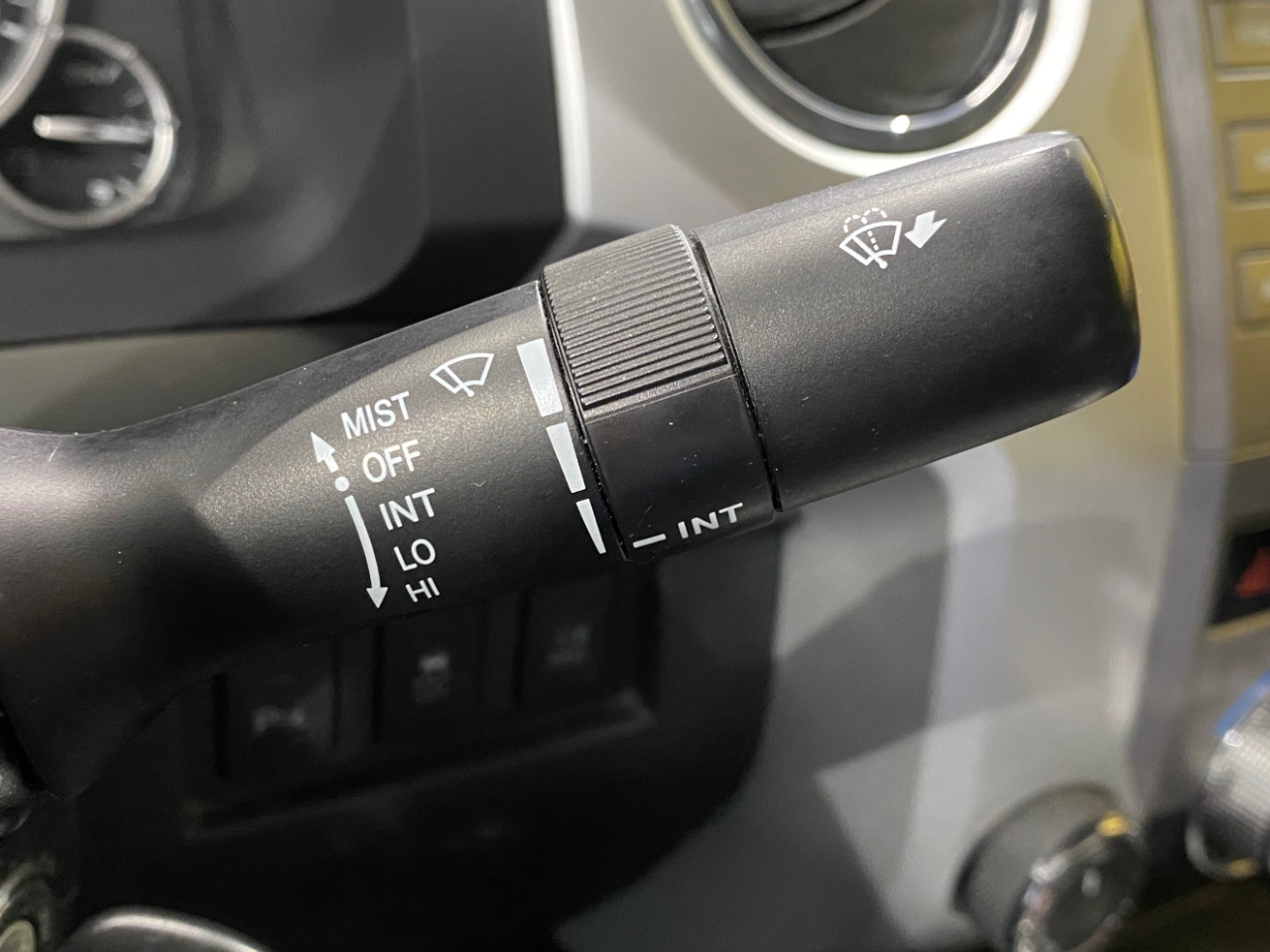 Toyota Tundra Platinum CrewMax 5.7L 4WD 2015