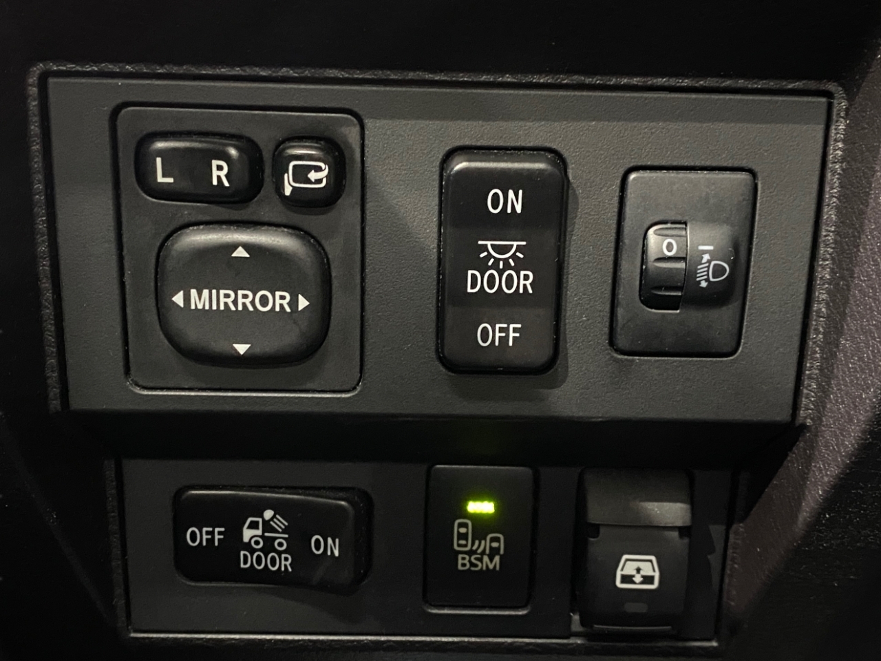 Toyota Tundra Platinum CrewMax 5.7L 4WD 2015