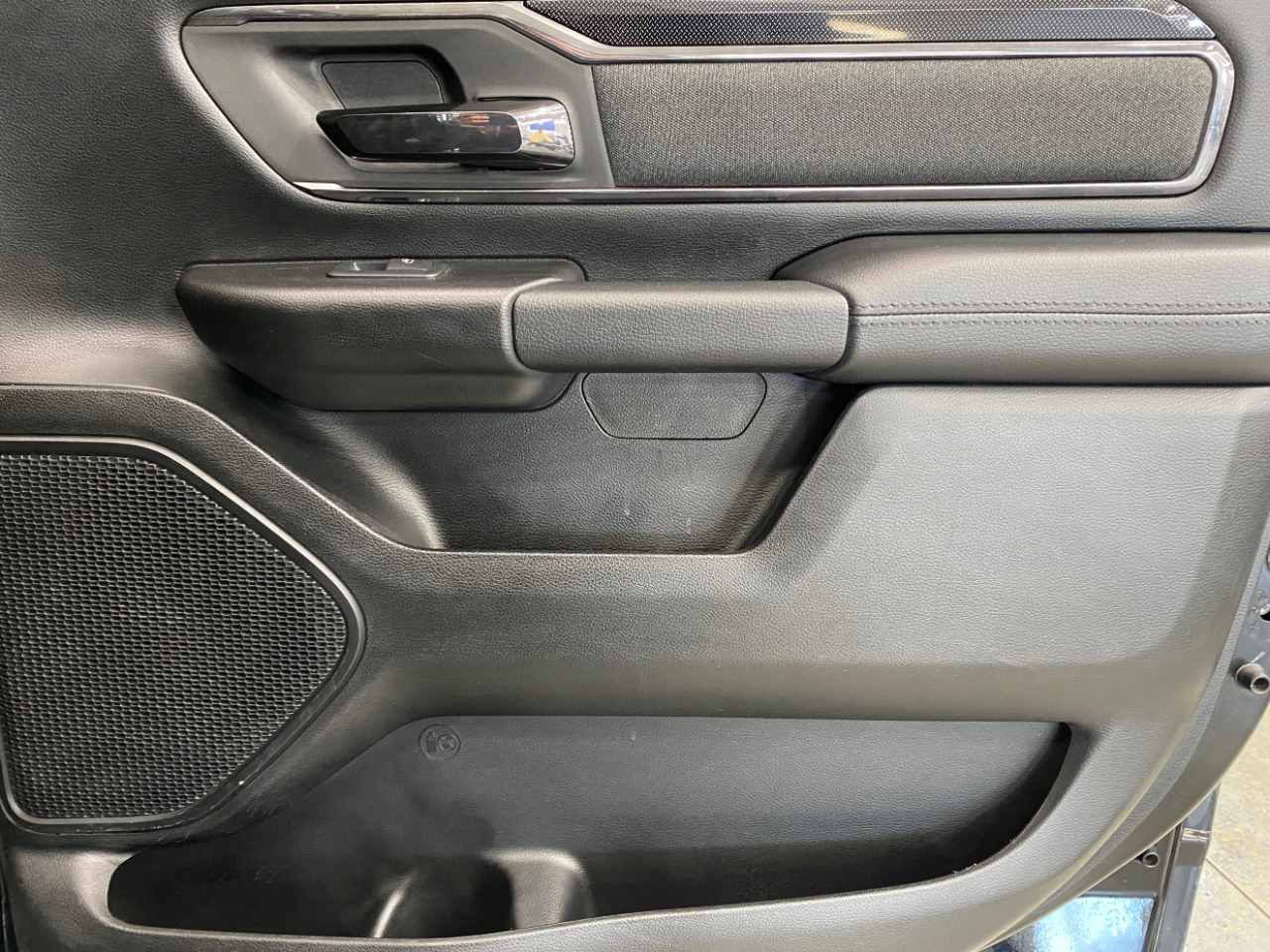 RAM 1500 Big Horn Crew Cab SWB 4WD 2020