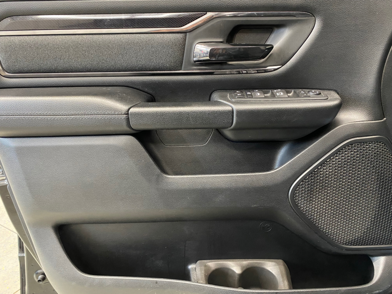 RAM 1500 Big Horn Crew Cab SWB 4WD 2020