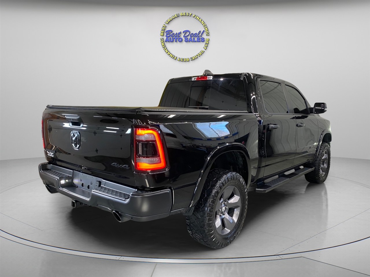 RAM 1500 Big Horn Crew Cab SWB 4WD 2020