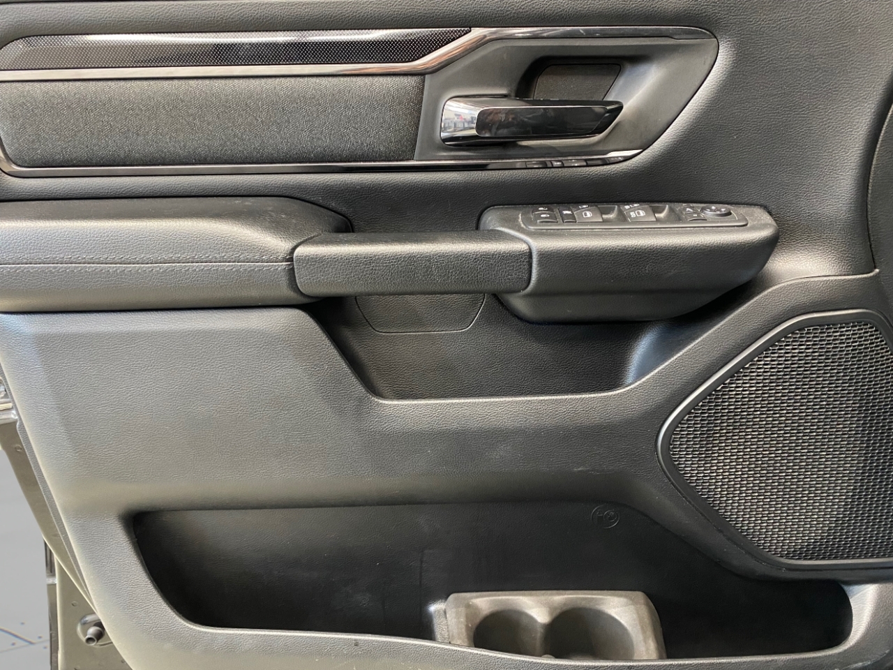 RAM 1500 Big Horn Crew Cab SWB 4WD 2020