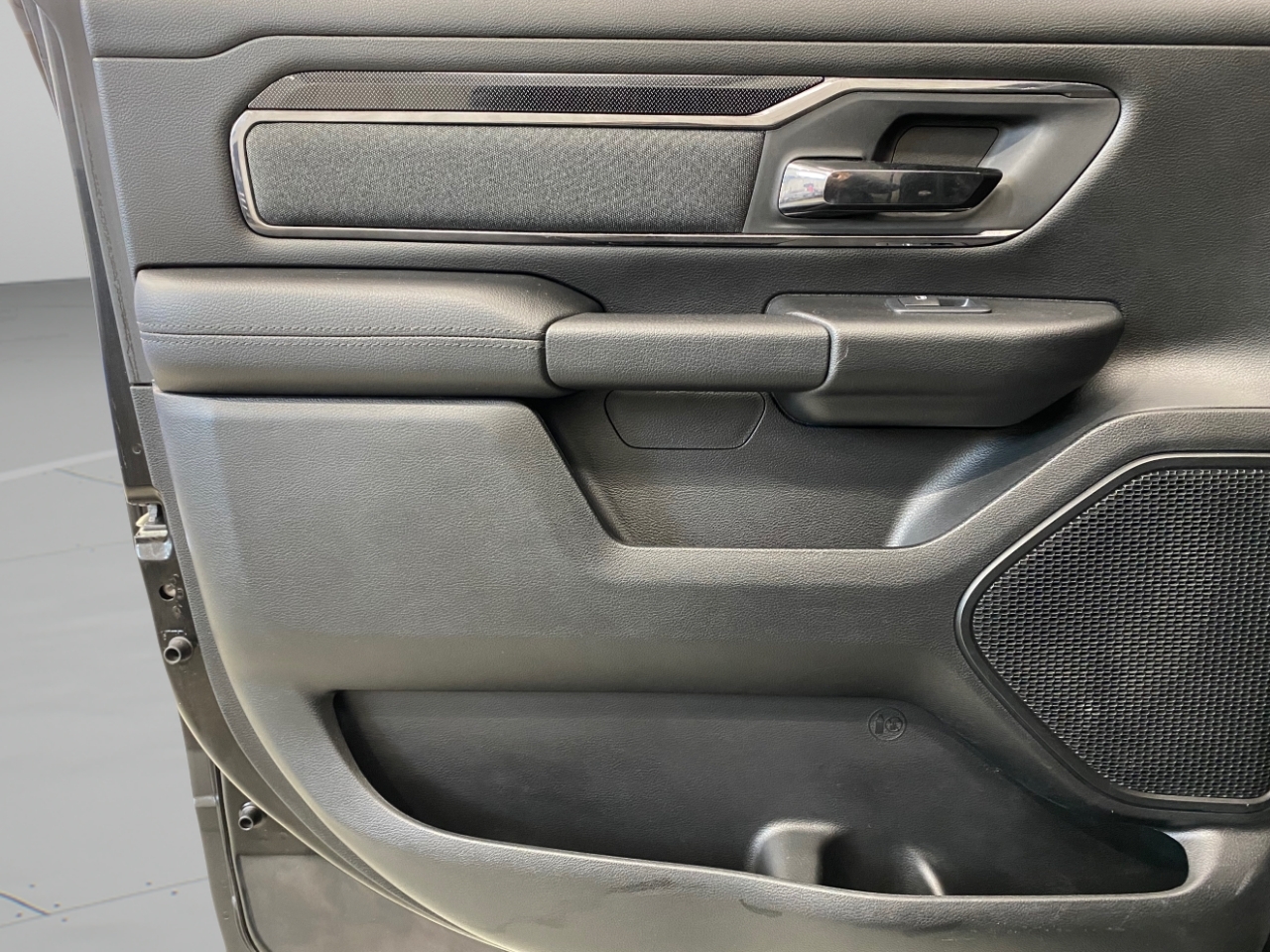 RAM 1500 Big Horn Crew Cab SWB 4WD 2020