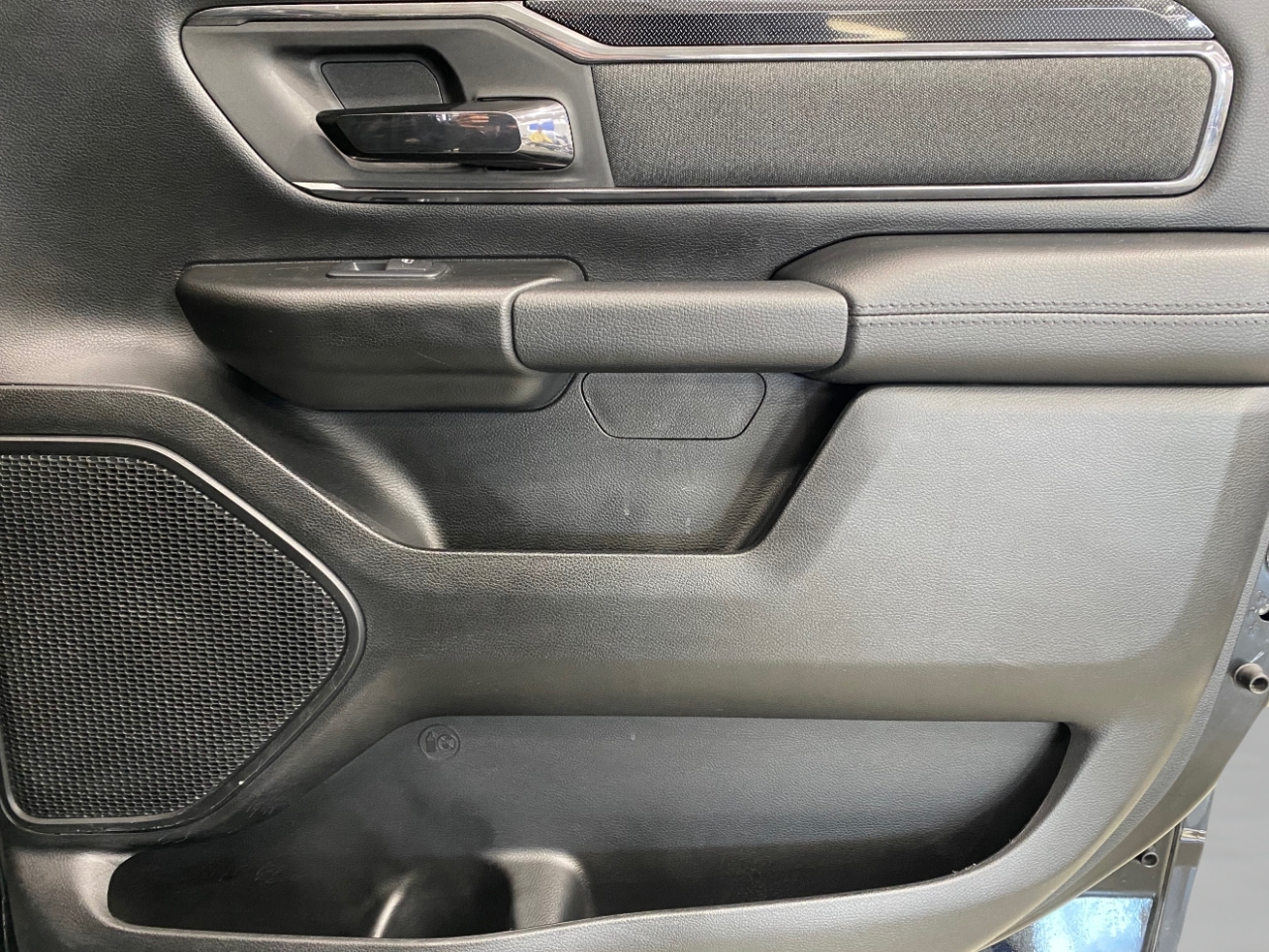 RAM 1500 Big Horn Crew Cab SWB 4WD 2020