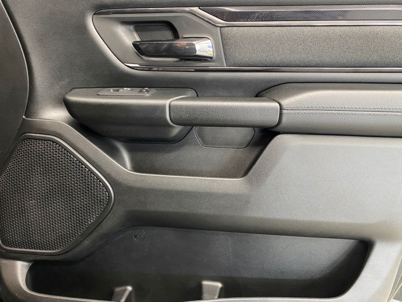 RAM 1500 Big Horn Crew Cab SWB 4WD 2020