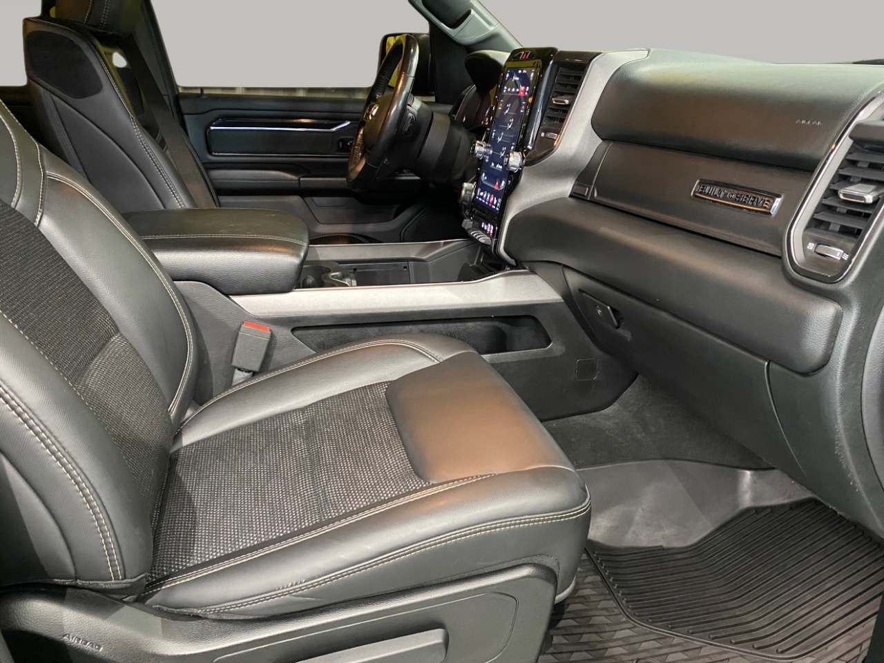 RAM 1500 Big Horn Crew Cab SWB 4WD 2020