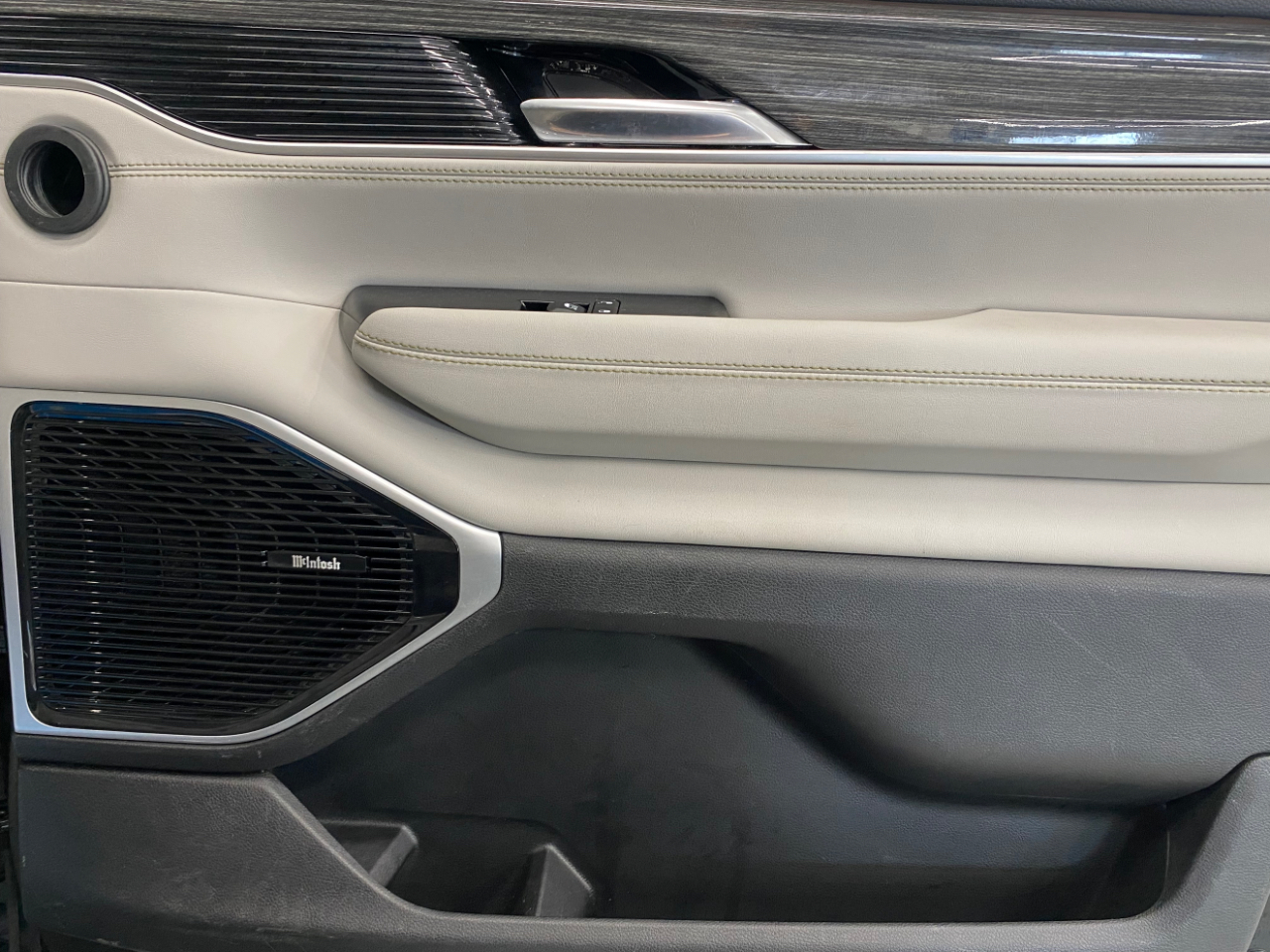 Jeep Wagoneer Series III 4WD 2022