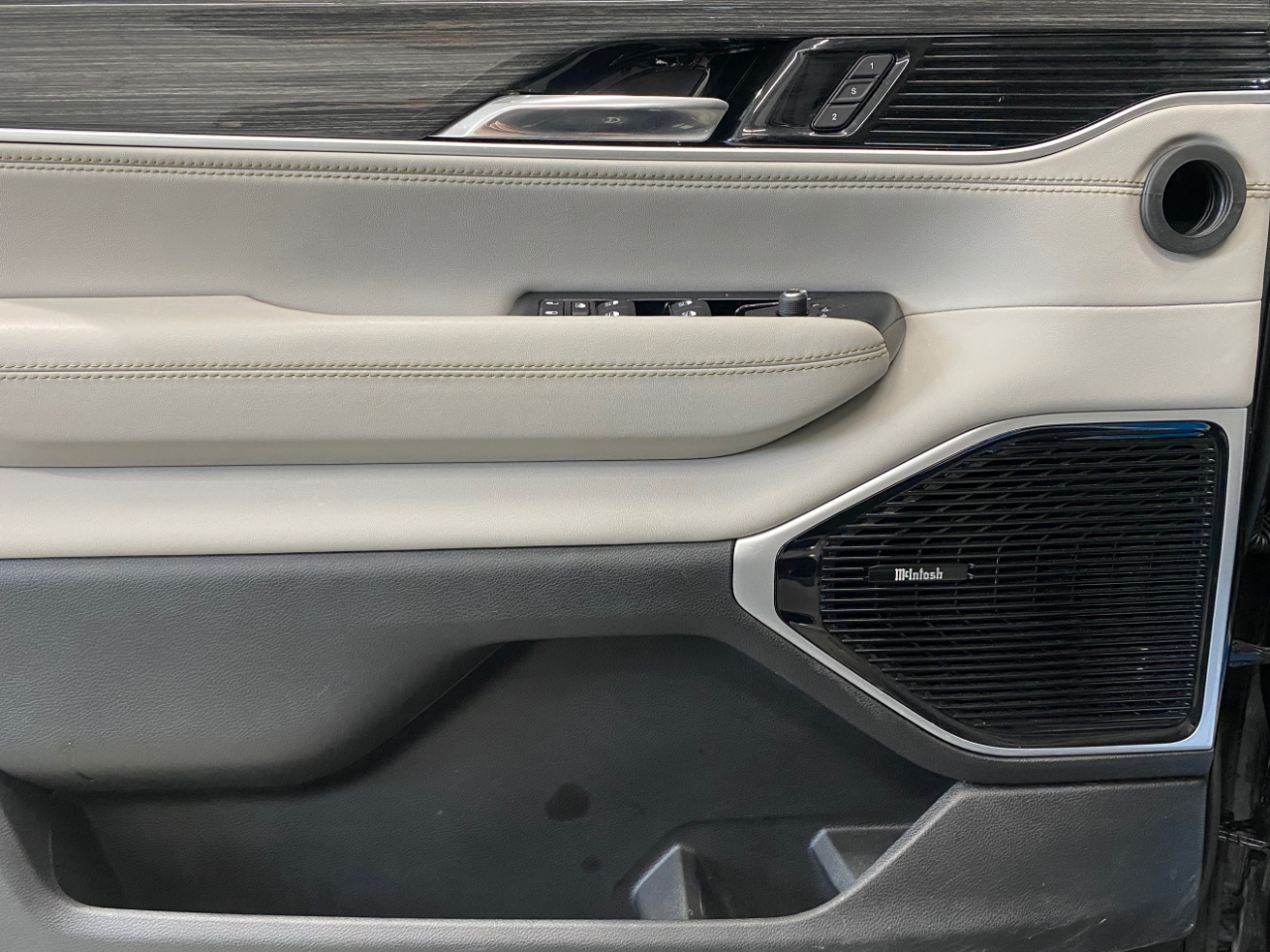 Jeep Wagoneer Series III 4WD 2022