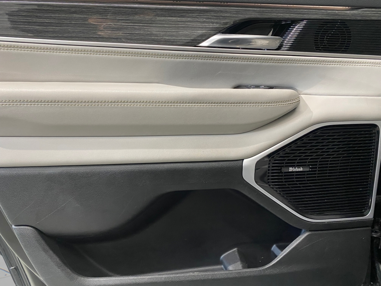 Jeep Wagoneer Series III 4WD 2022