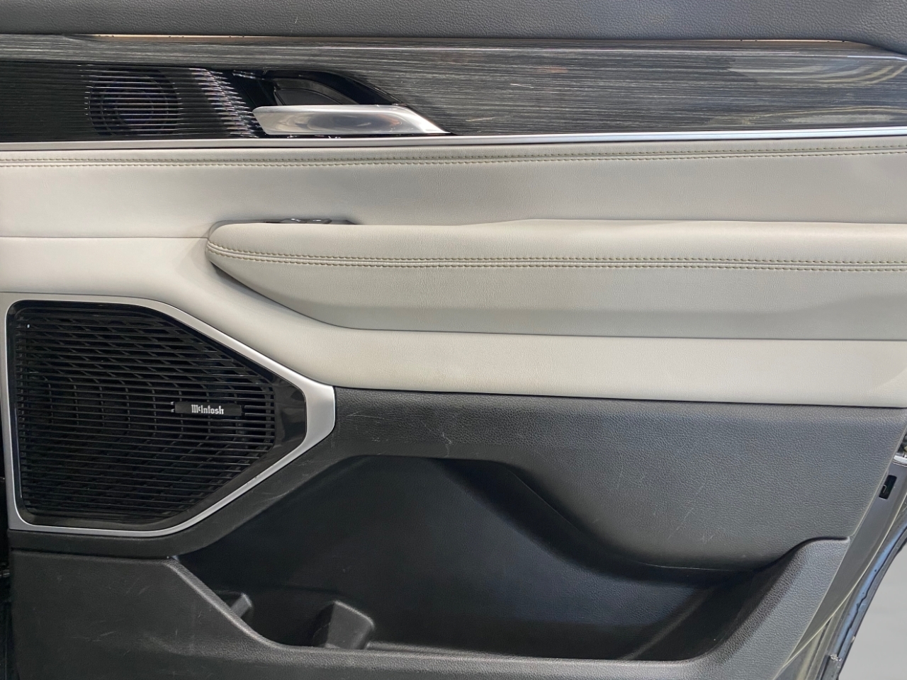 Jeep Wagoneer Series III 4WD 2022