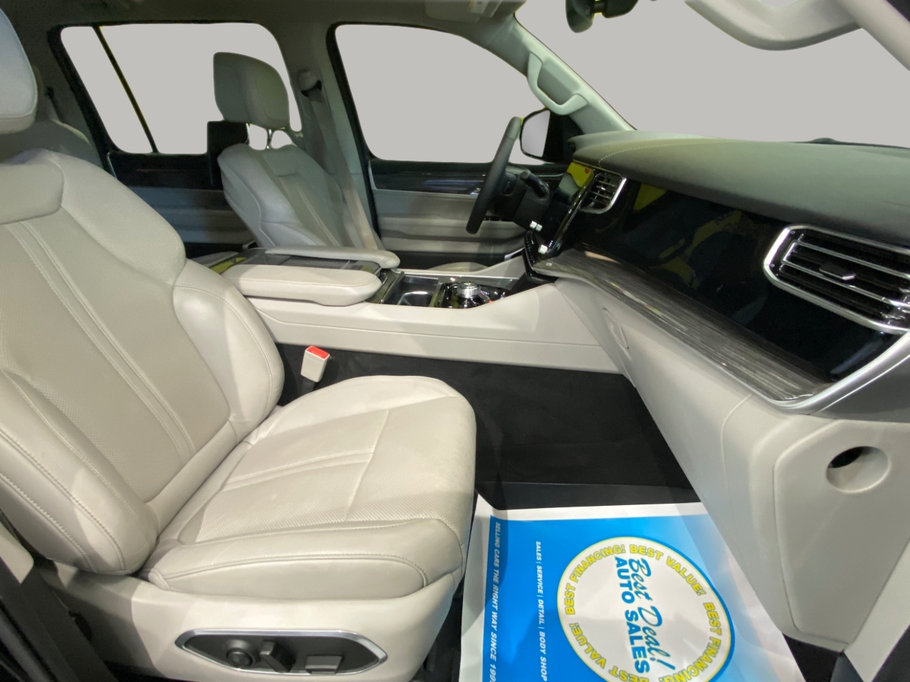 Jeep Wagoneer Series III 4WD 2022