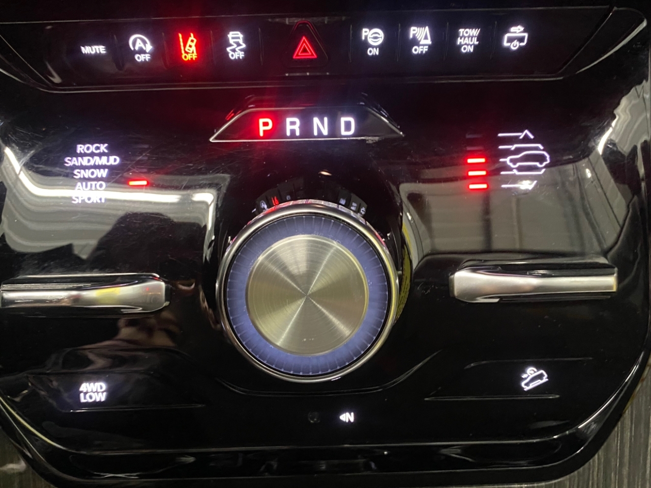 Jeep Wagoneer Series III 4WD 2022