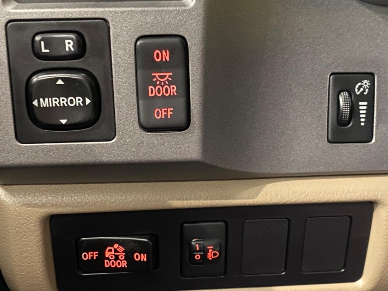 Toyota Tundra Tundra-Grade 5.7L Double Cab 2WD 2013