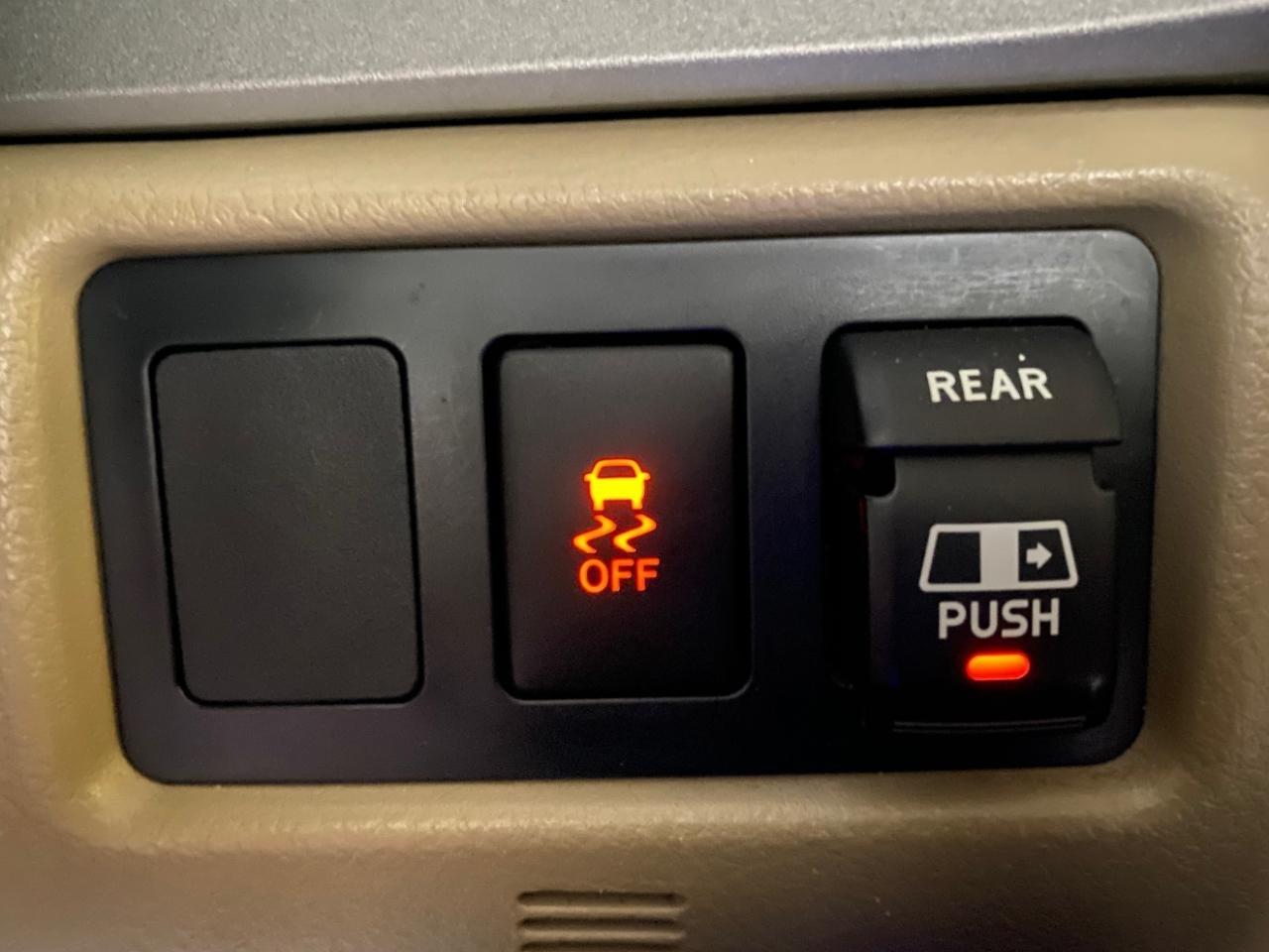 Toyota Tundra Tundra-Grade 5.7L Double Cab 2WD 2013