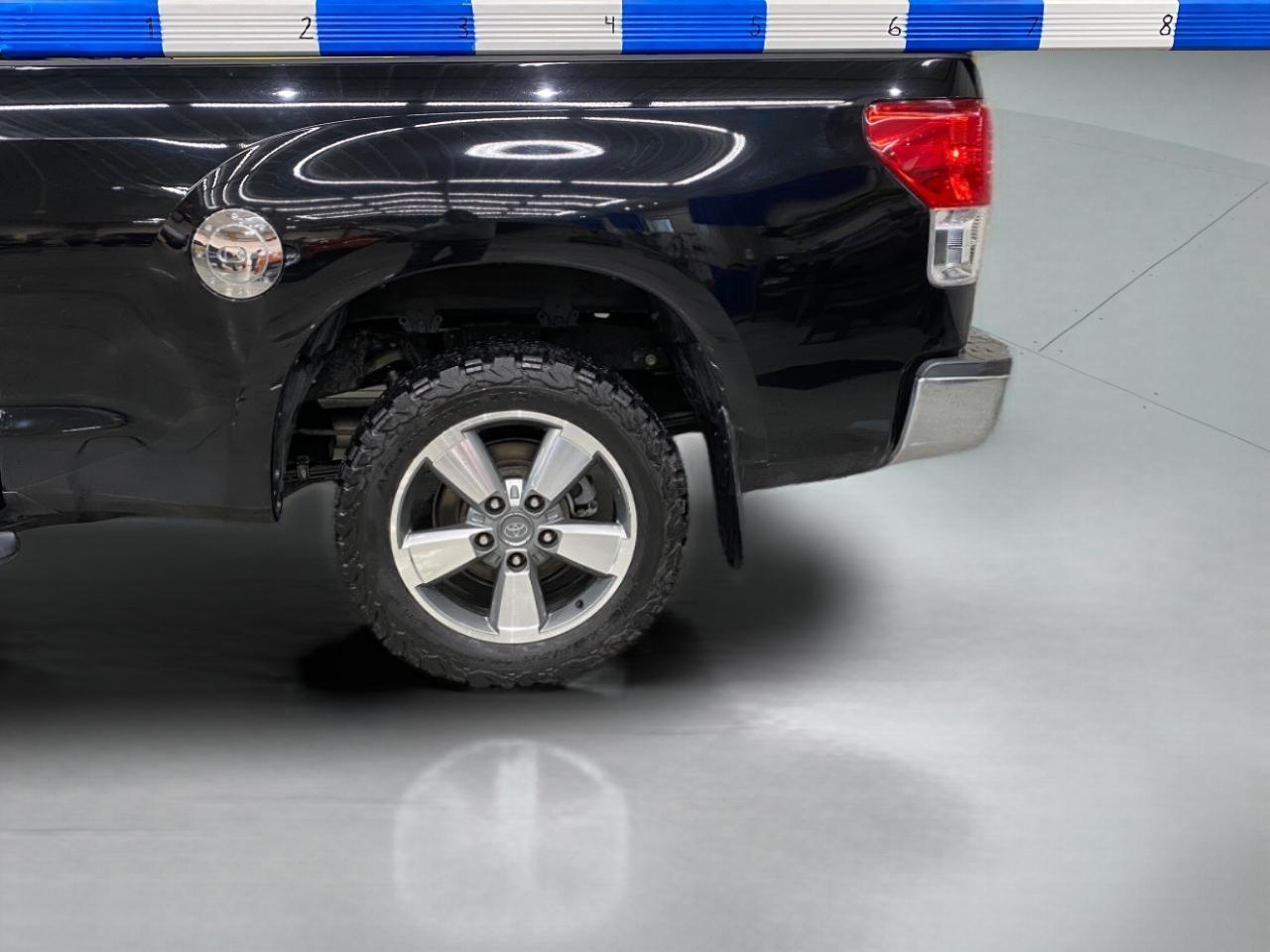 Toyota Tundra Tundra-Grade 5.7L Double Cab 2WD 2013